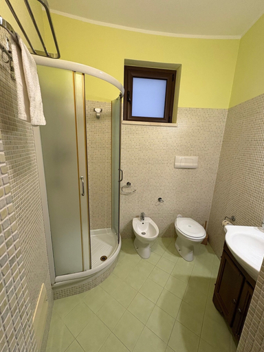 Bathroom 4, Sun Tower beach apartment, Trapani