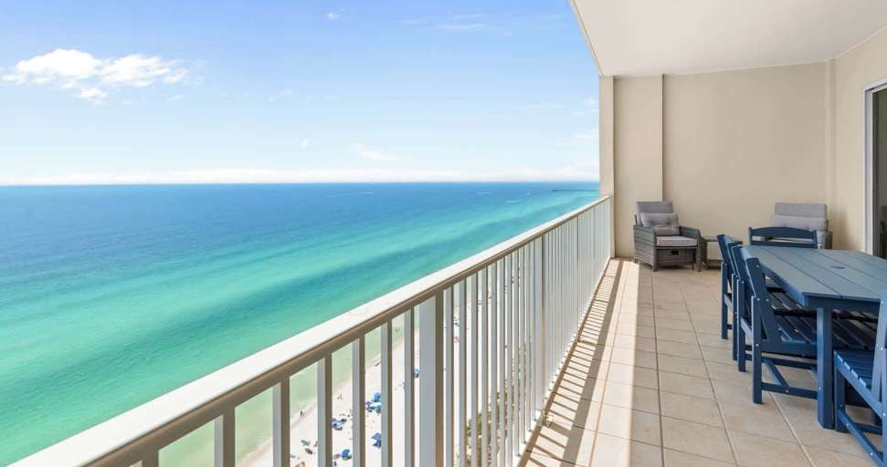 Outdoor dining 3, Above the Waves Oceanfront, Bay