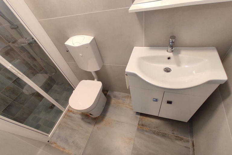 Bathroom 4, Functional Studio With Balcony, Venezia