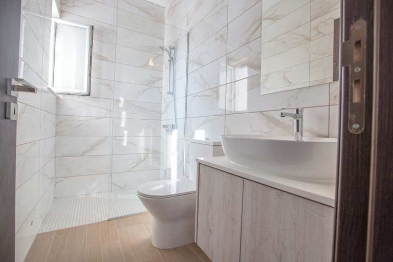 Bathroom 4, Villa Prol17, Exquisite 5bdr Villa With Pool, Close to Fig Tree Bay Beach