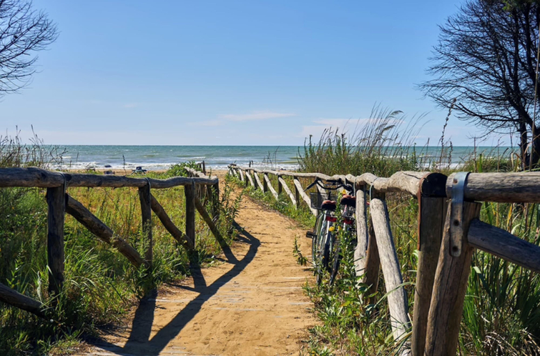 Beach 5, Beachside Comfort in a Great Location, Venezia