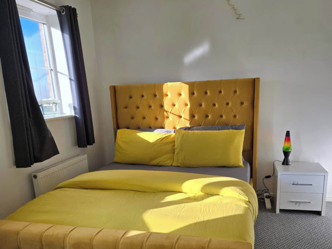 Room 4, Tranquil Getaway in Wolverhampton - Perfect for Relaxation, Staffordshire