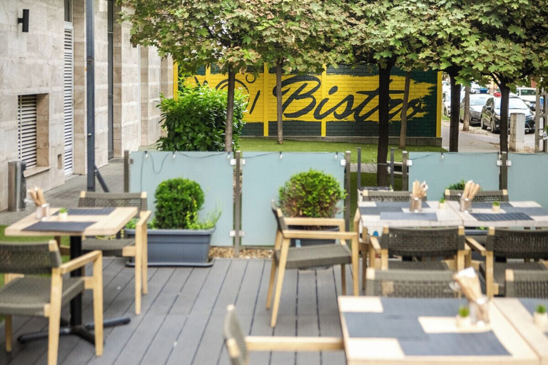 Outdoor dining 5, OB44 Apartments Budapest, Budapesti