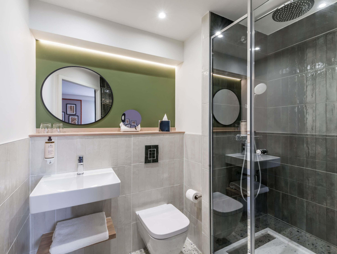 Bathroom 5, Mercure Chartres Est, Eure-et-Loir