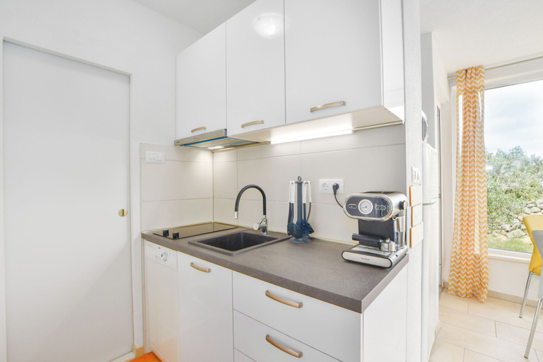 Private kitchen 3, House Lila Jacuzzy, Marina