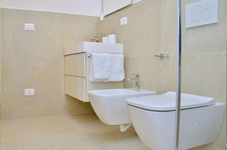 Bathroom 4, Beautiful Apartment Lighted by the sun in Bibione, Venezia