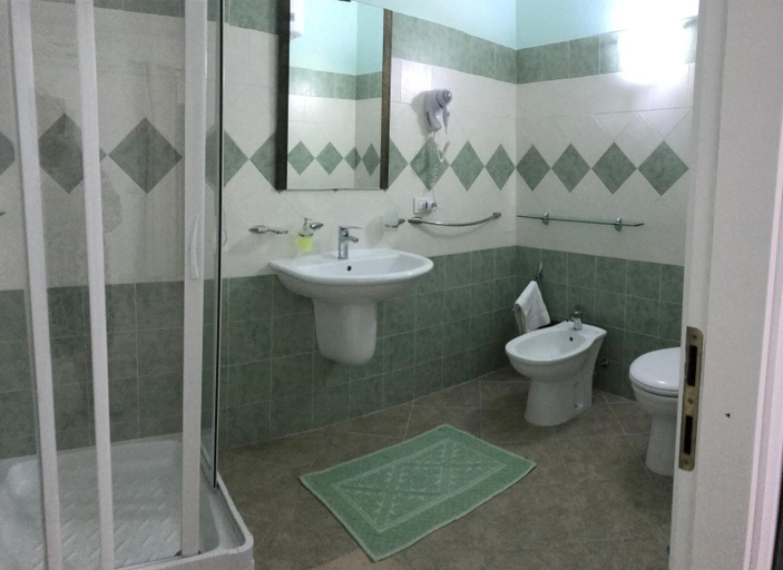 Bathroom 4, Villa Nuragica Apartments, Carbonia-Iglesias