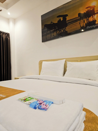 Room 5, Lodji Svarga Premiere Villa, Sleman