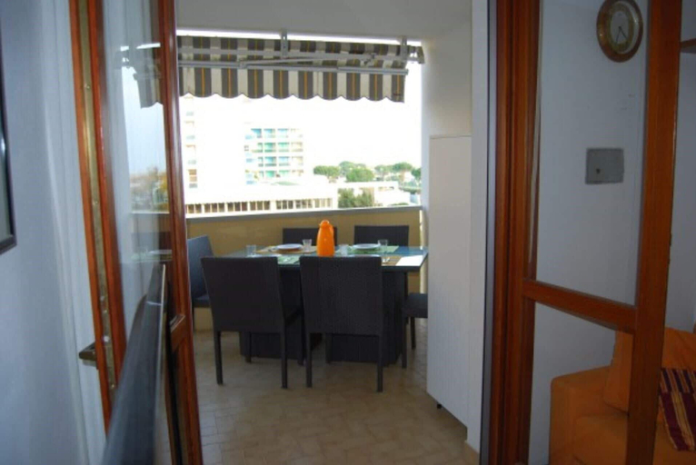 Balcony, Enjoy the Beach Breeze in our Colorful Flat, Venezia