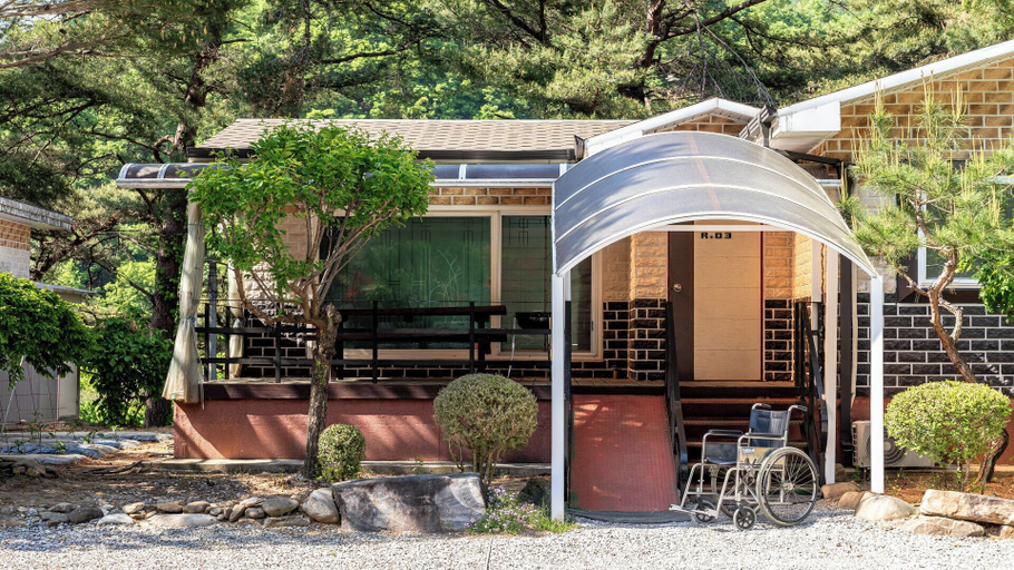 Room 4, Yeongwol Waseok U&I Private Pension, Yeongwol