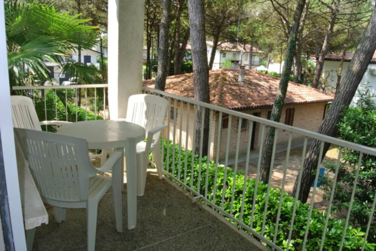 Balcony, Spacious Central Flat Perfect for Groups!, Udine