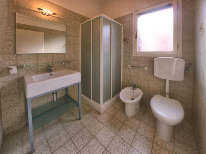 Bathroom, Equipped Flat Just a a Short Walk From the Beach, Udine