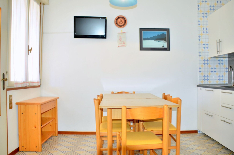 Dining room, Bright Apartment With Garden, Venezia