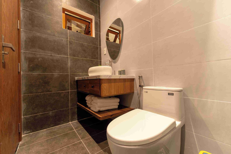 Bathroom 5, Sue Homestay, Huế