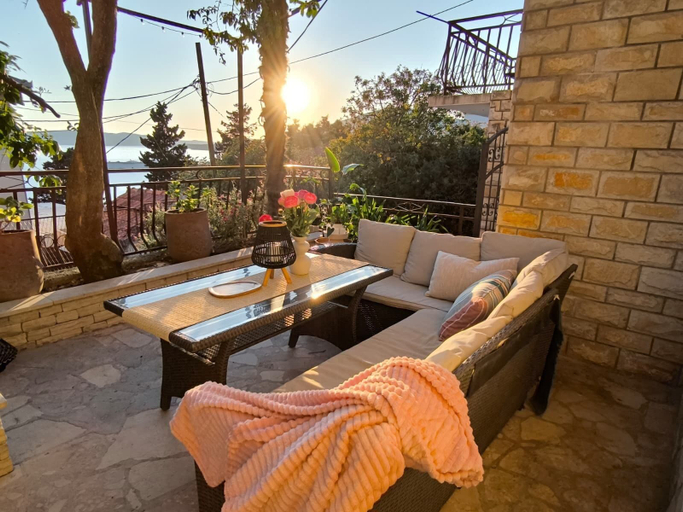Others 1, apartment with amazing sea view, Trogir