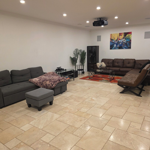 Living room 4, Devlok- Mystique Mansion 7 Br-sleep 16 Kawartha, Peterborough