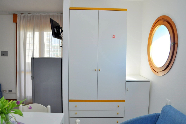 Room 4, Elegant and Bright Studio Apartment Near the Beach, Venezia