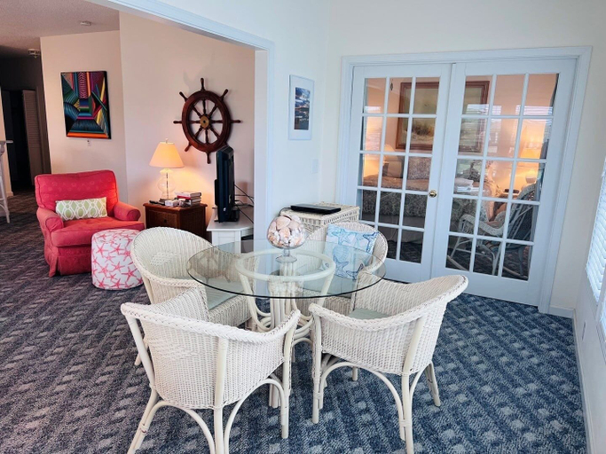 Dining 2, Golden Memories / 91 Genoes Point Rd 2 Bedroom Home, Brunswick