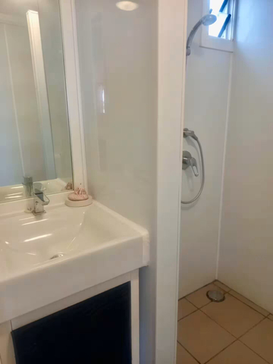 Bathroom, Kuki Beach Bach, Rorotonga