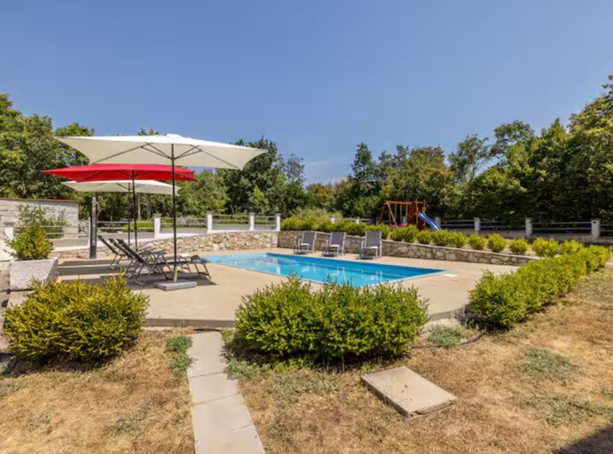 Pool 4, Villa Pax, Lovreć