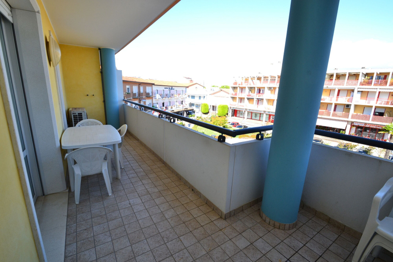 Balcony 2, Cozy Holiday Escape With Relaxing Terrace, Venezia