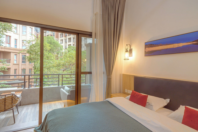 Balcony 2, Room-heinemann Hotel Loft Suite With two, Leshan