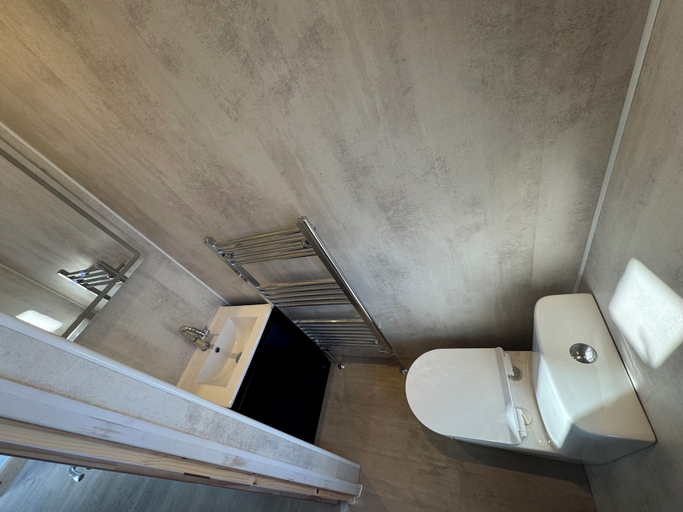 Bathroom 4, Room-harecroft Lodge - Single and Double, Cambridgeshire