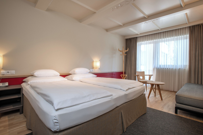 Bedroom 4, Hotel Edelweiss, Schwaz