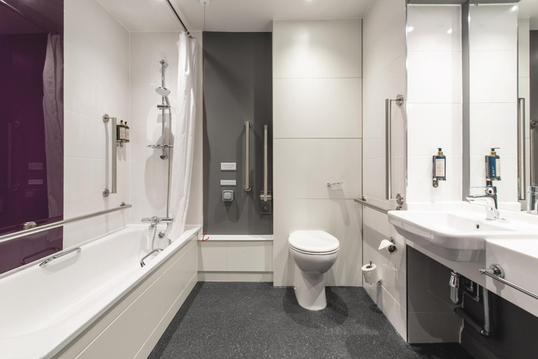 Bathroom 2, Premier Inn Douglas - Isle Of Man, Douglas
