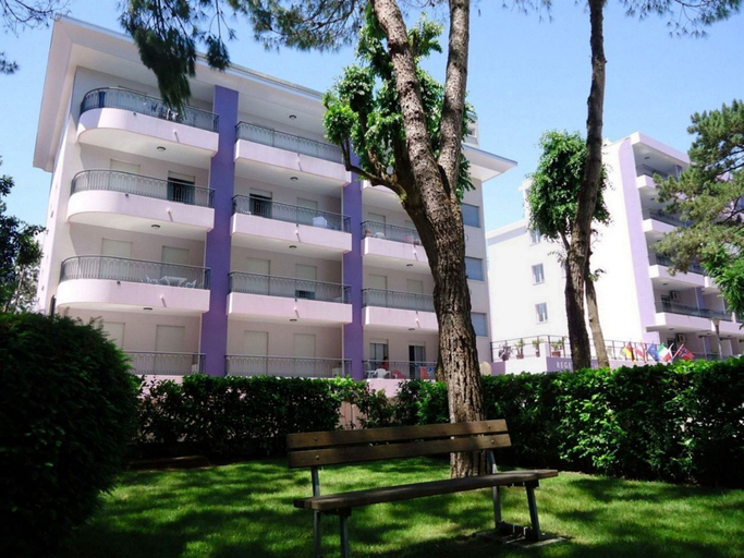 Primary image 1, Poolside Comfort in a Prestigious Location, Venezia