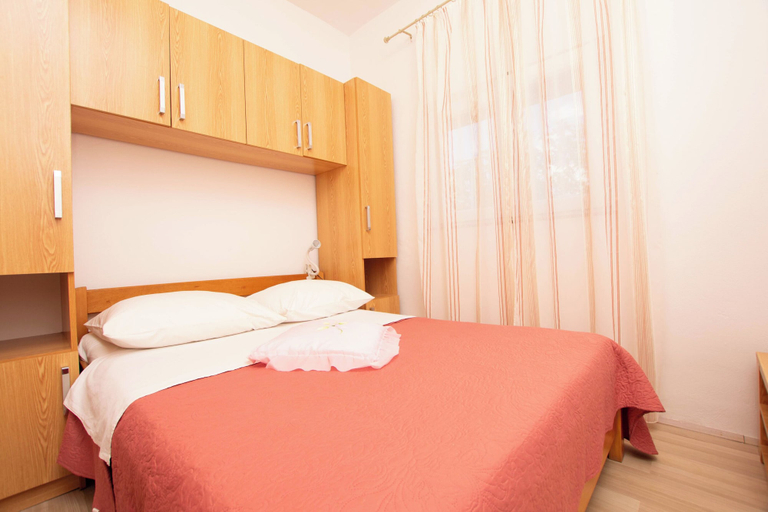 Bedroom 2, Apartments Ljubo, Nin