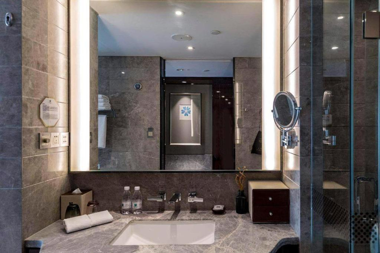 Bathroom 3, Kunshan Hotel, Suzhou