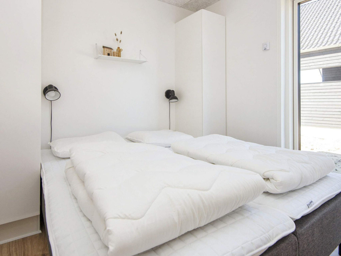 Bedroom 2, 5 Star Holiday Home in Romo, Tønder