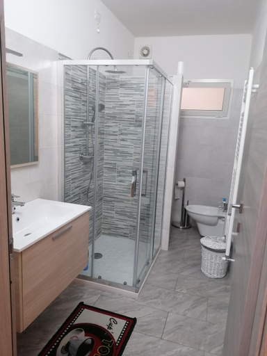 Bathroom 3, The Dream, Massa Carrara