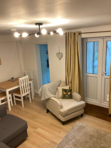 Living area, Beautiful & Cosy Apartment in Brighton BN2 3AD, Brighton and Hove