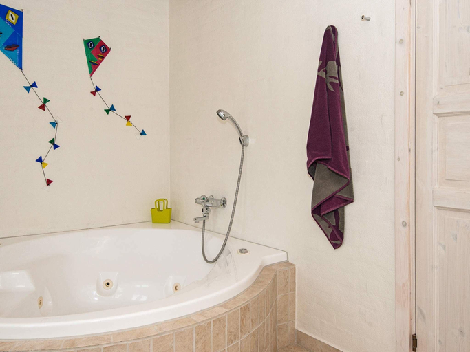 Bathroom 3, 4 star holiday home in Blåvand, Varde