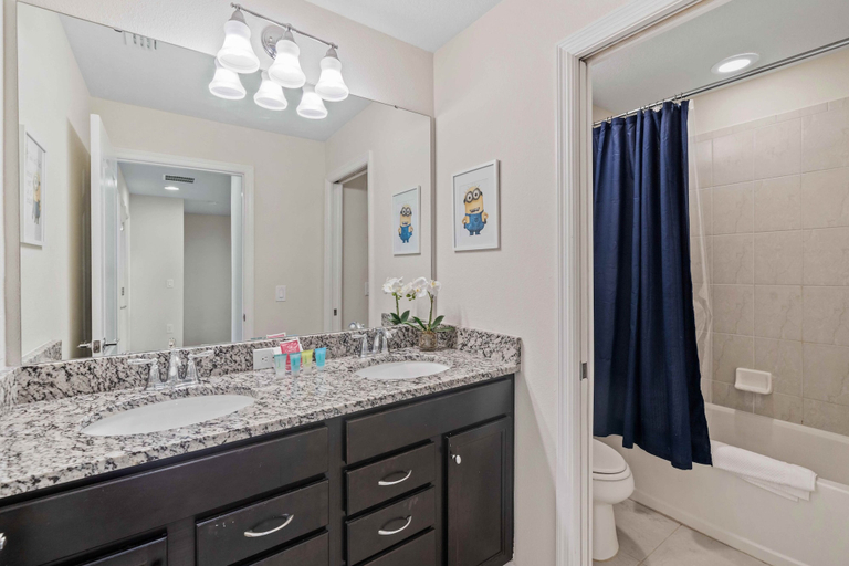 Bathroom 4, 8918 Sydney Avenue, Osceola