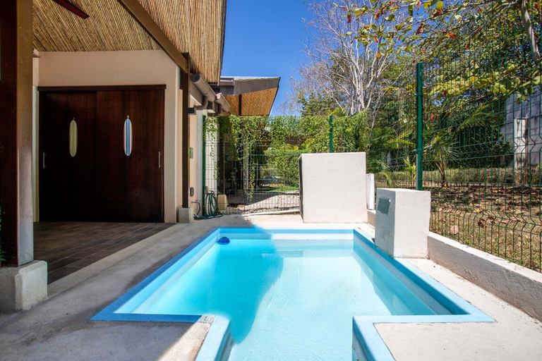 Pool 5, Private Pool & Tropical Style, Minutes From the Beach, Garabito