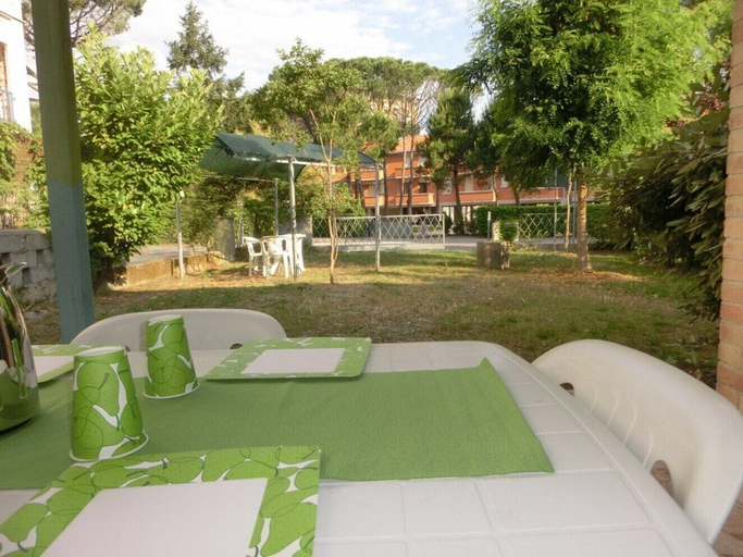 Garden 2, Charming Seaside Villa With Garden, Venezia