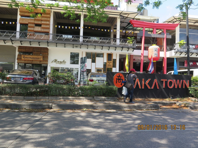 Exterior 2, S39- 1 BR Downtown Bangkok Apt With Balcony and Pool, Wattana