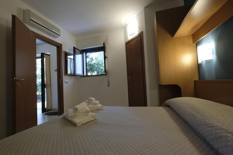 Bedroom 4, Apartment ulivo with pool and private beach, Foggia