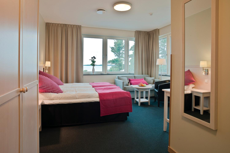 Bedroom, Ringsjostrand Camping, Hotell och Stugby, Hörby