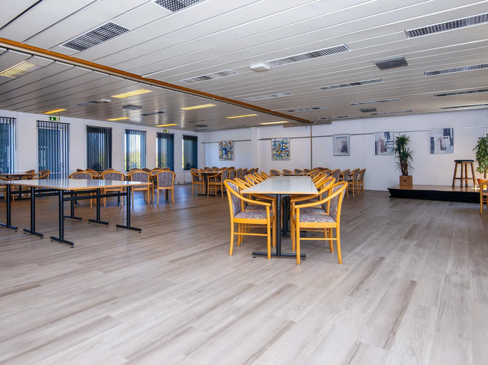 Food & Drinks 5, 6 Person Holiday Park Home in Glesborg, Norddjurs