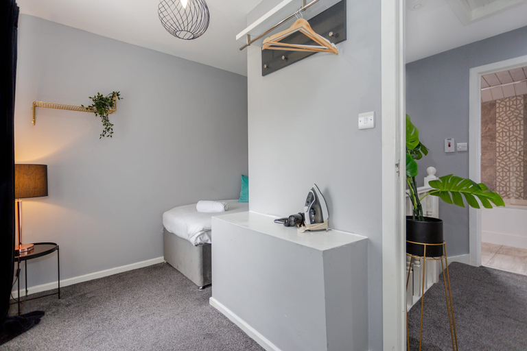 Room 5, Family Haven 5 min to City Centre 2 Free Parking, Manchester