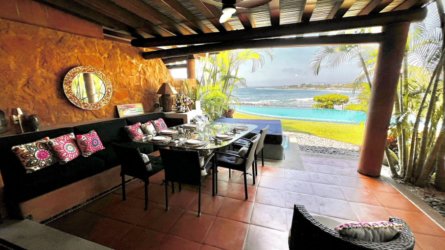 Living room 3, Waterfront Condo in Magnificent Manzanillo Bay Troncones, La Union