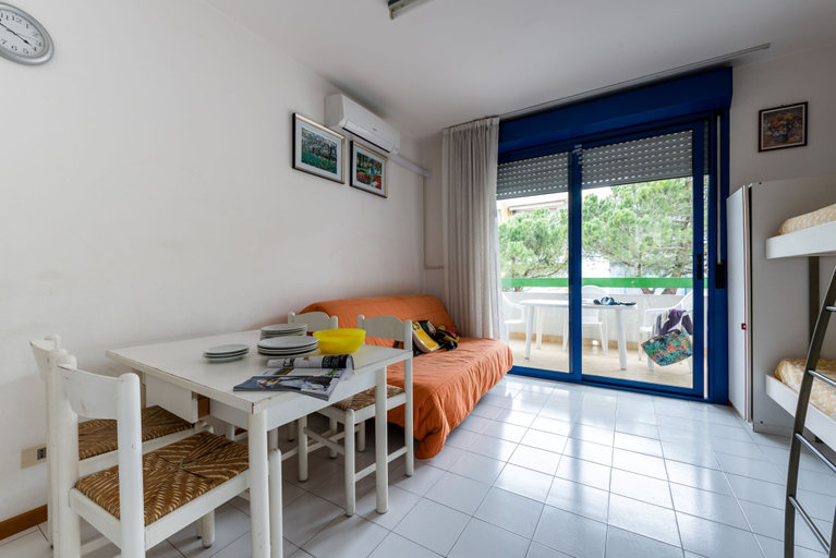 Living room 3, Cozy Studio With Lateral sea View in Bibione, Venezia