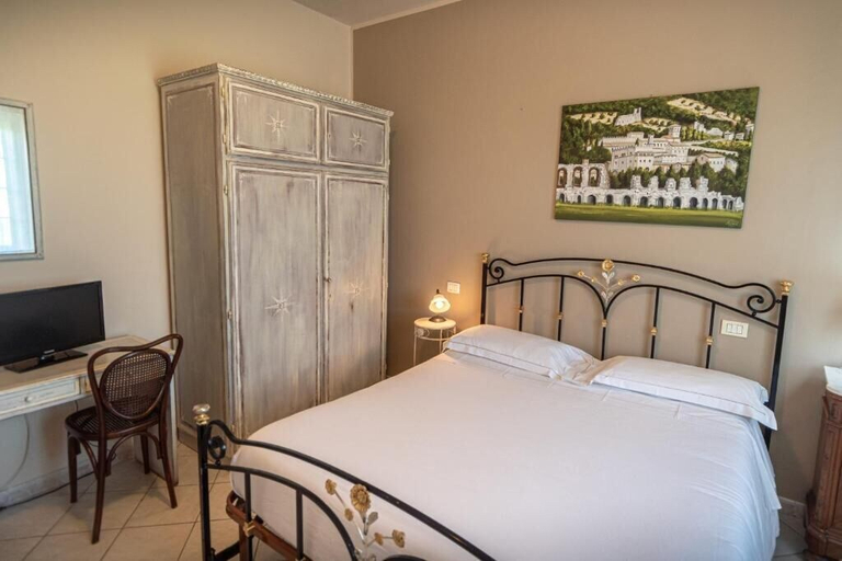 Bedroom 2, Agriturismo Torre Quadrana, Perugia