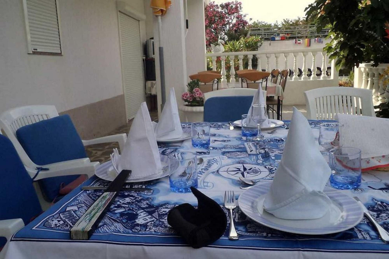 Outdoor dining 5, Charming Palit Kroatien Holiday House With Garden, Lopar/Supetarska Draga