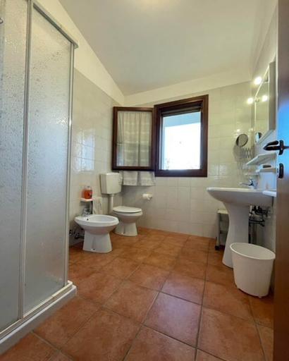 Bathroom 5, Charming Villa With Pool in Albarella, Rovigo