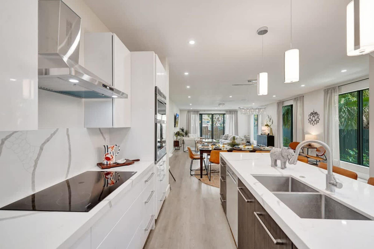 Room 2, New 4BR Upscale Family Haven, Broward